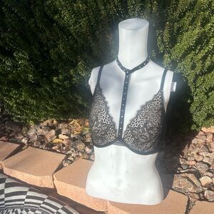 Victoria's Secret faux leather demi bra 32DDD w/pearl-studded choker strap-new